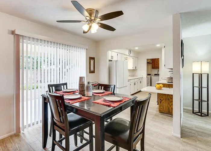 Close To Golf! 55-plus Snowbird Escape In Mesa