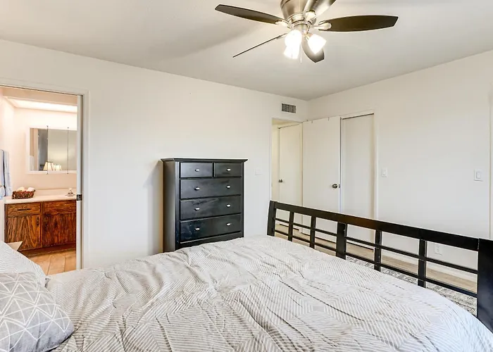 Close To Golf! 55-plus Snowbird Escape In *