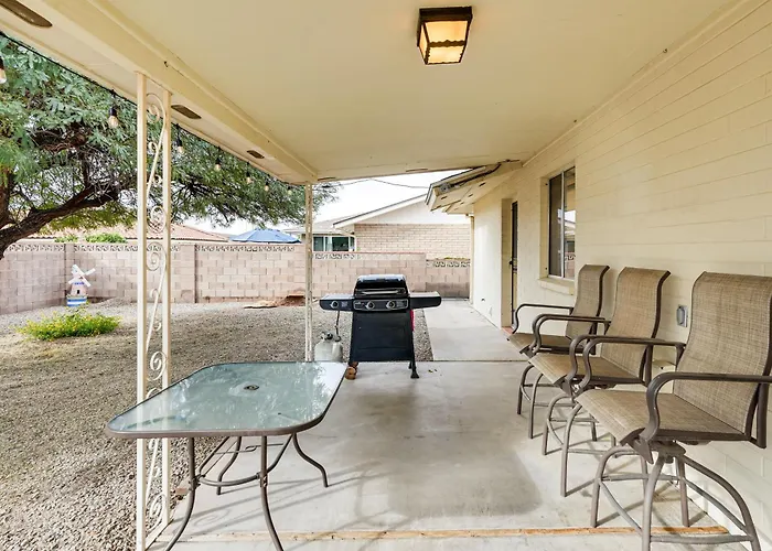 Close To Golf! 55-plus Snowbird Escape In Holiday home